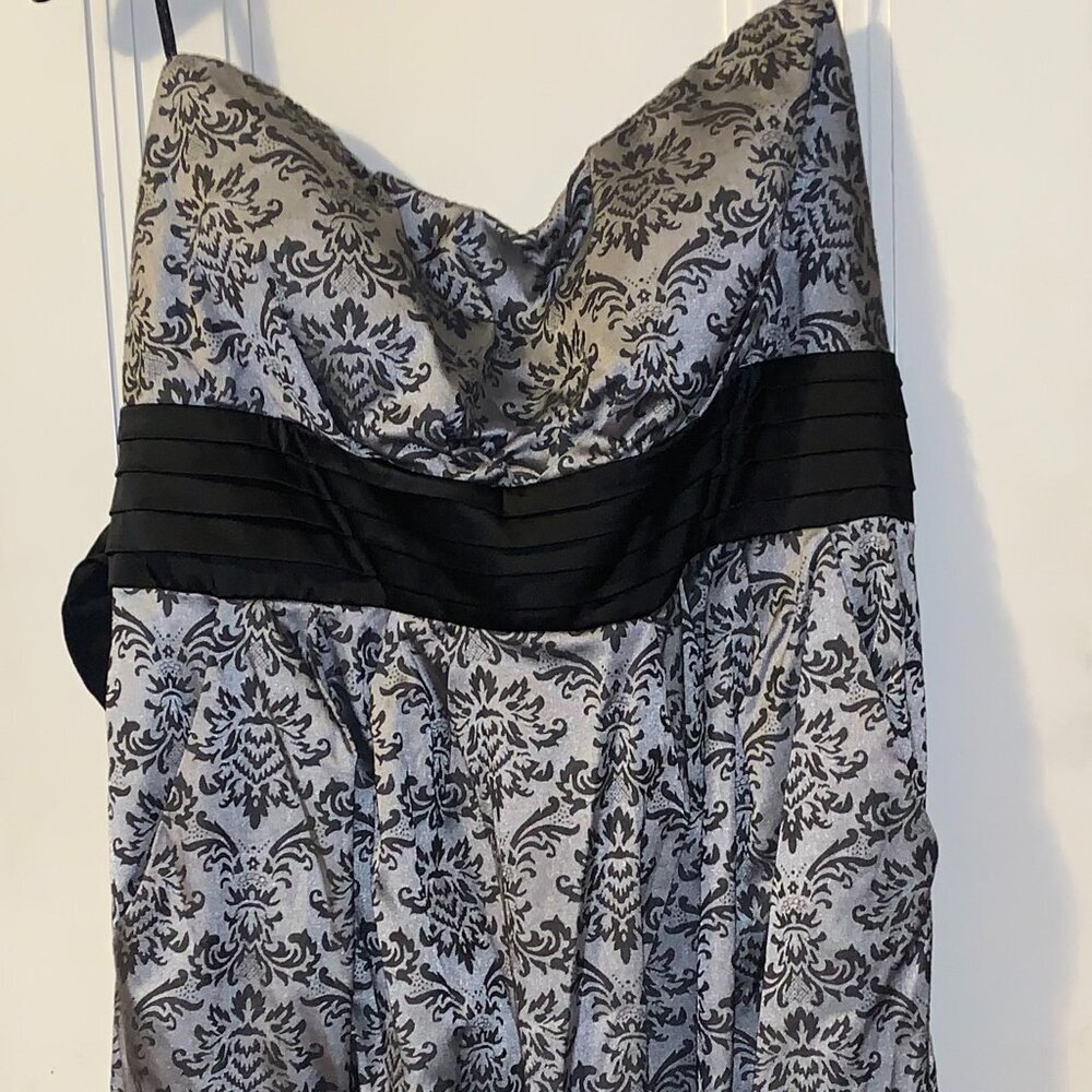 Elegant Black and Gray Floral Dress